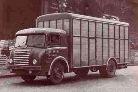 Camion LATIL H16A1B8A, carrossé pour les Transports ALIX-AVENEL, Créances, Manche.