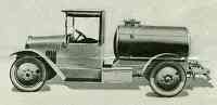 Camionnette LATIL type PB, transport d'eau (1000 litres).
